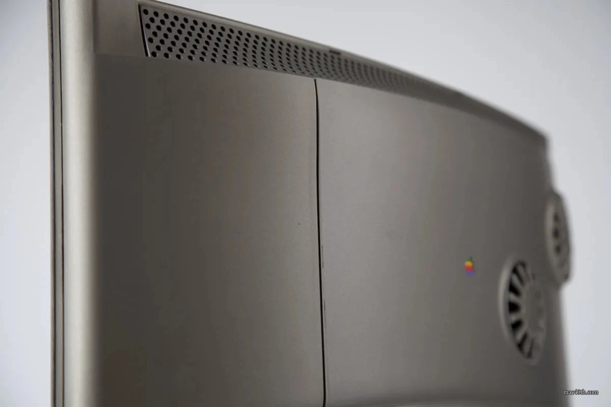 mac40th.com - 20th Anniversary Macintosh (1997)