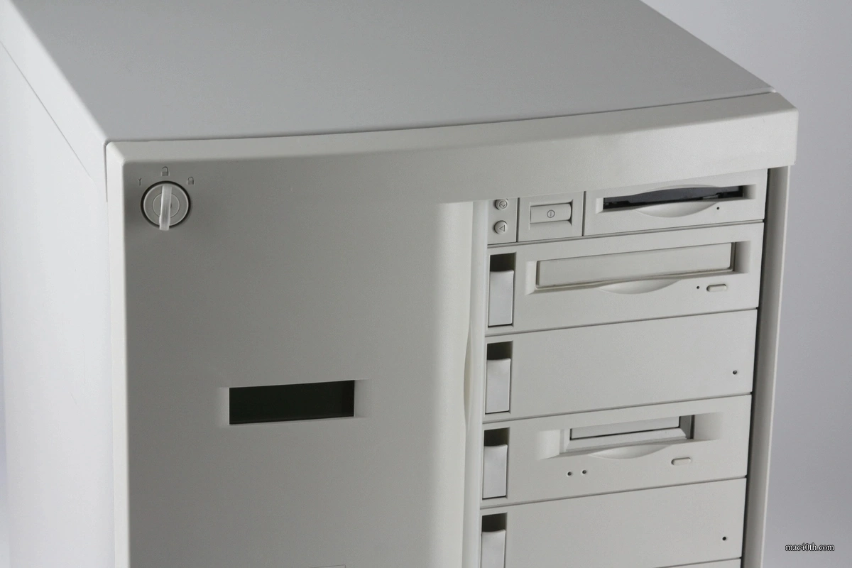 mac40th.com - Apple Network Server (1996)