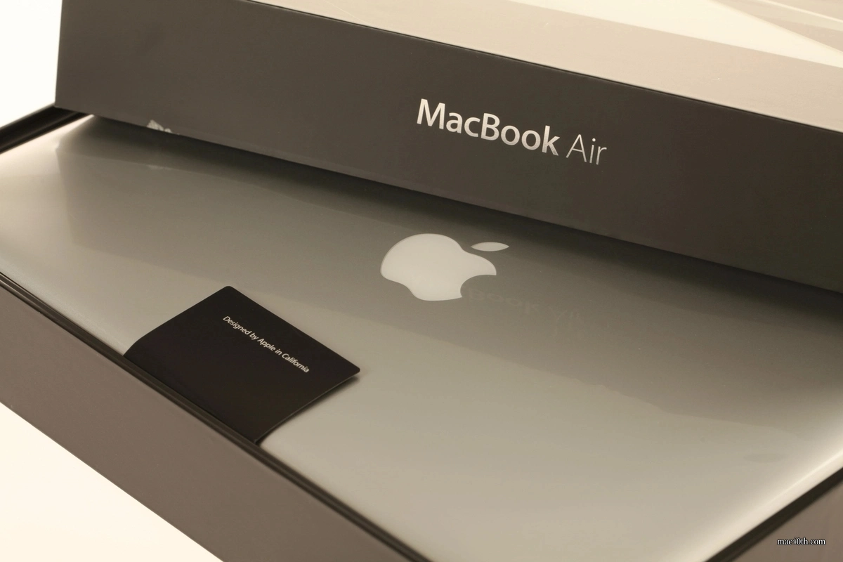 mac40th.com - MacBook Air 1st Generation (2008)
