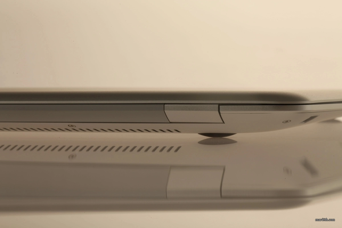 mac40th.com - MacBook Air 1st Generation (2008)