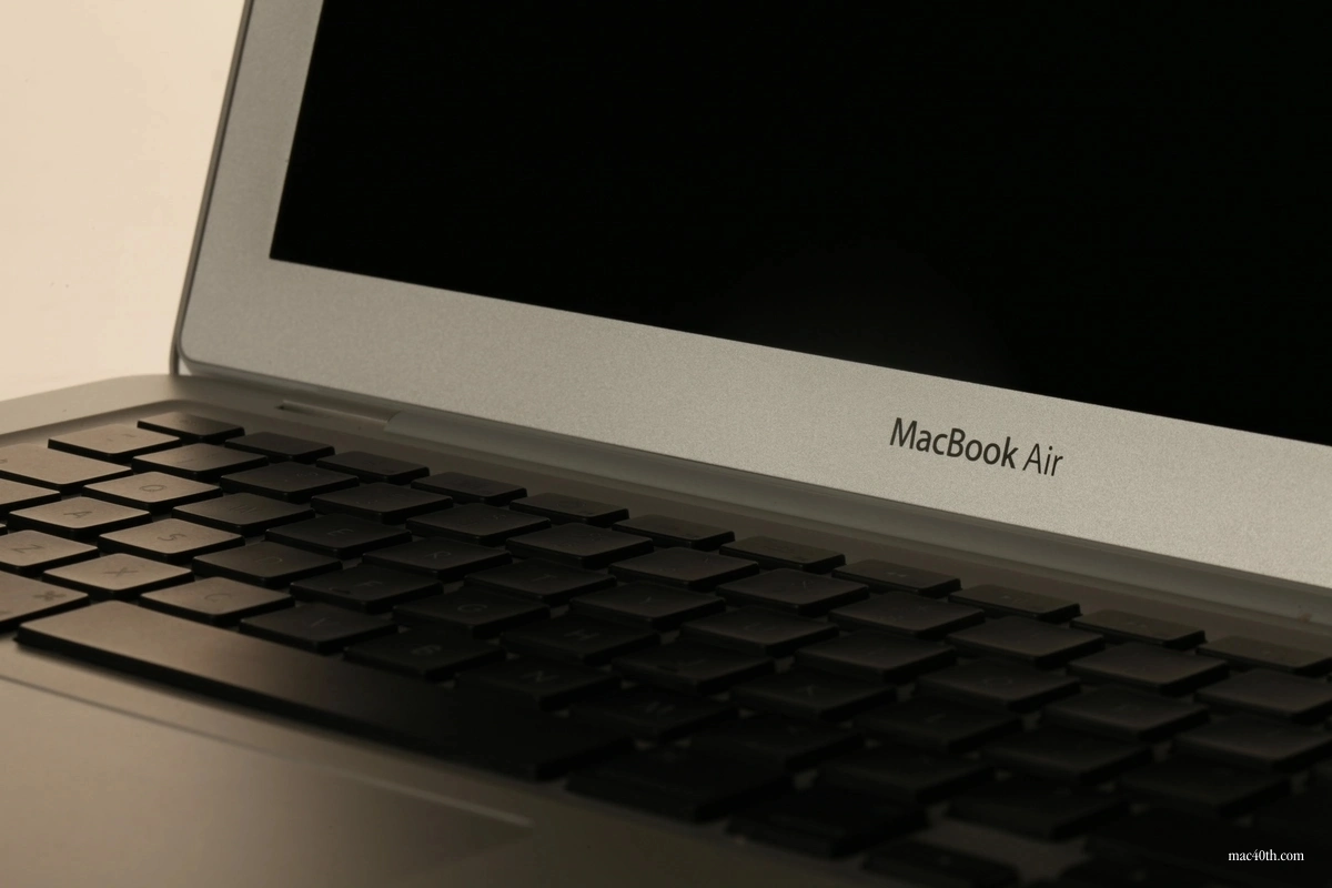 mac40th.com - MacBook Air 1st Generation (2008)