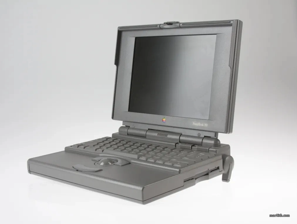 mac40th.com - Macintosh PowerBook 150 (1994)
