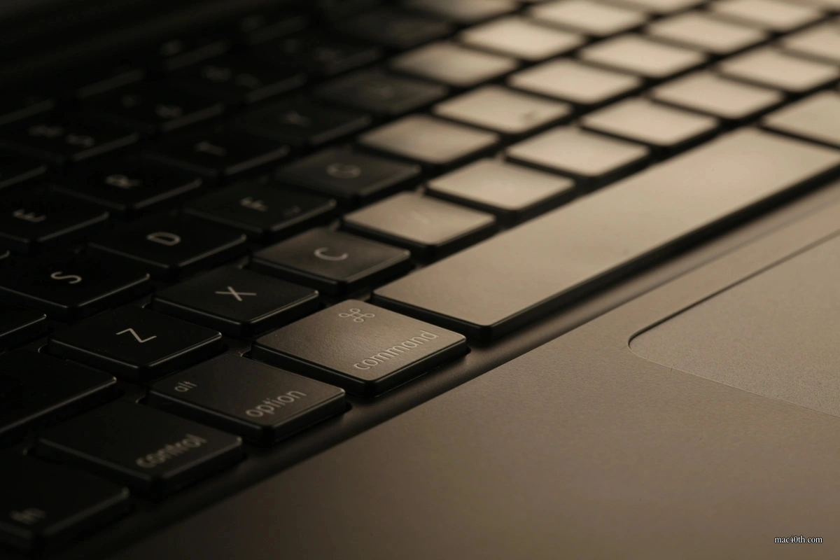 mac40th.com - MacBook - Black (2006)