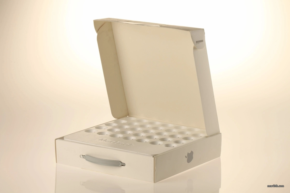 mac40th.com - MacBook - Black (2006)