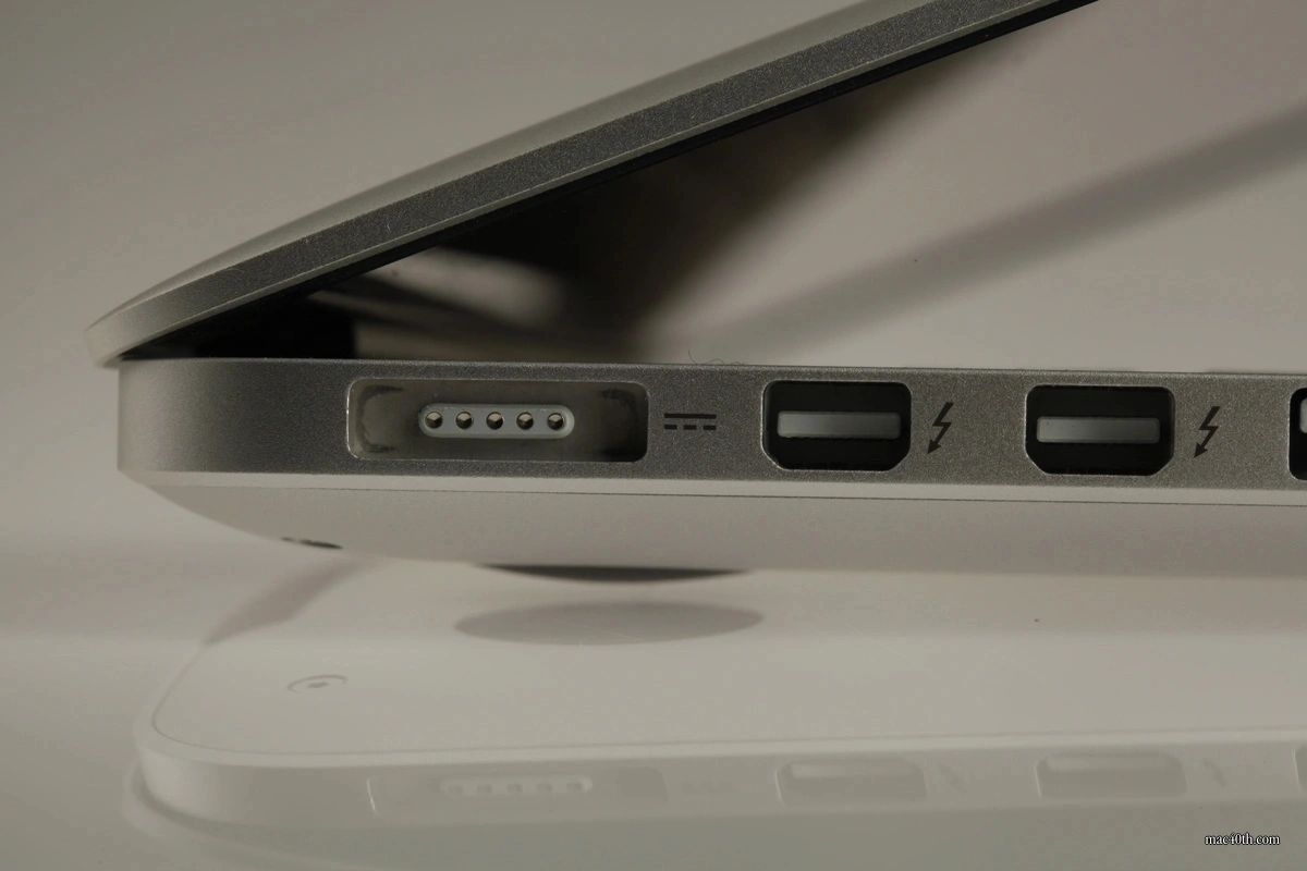 mac40th.com - MacBook Pro 15-inch (2011)