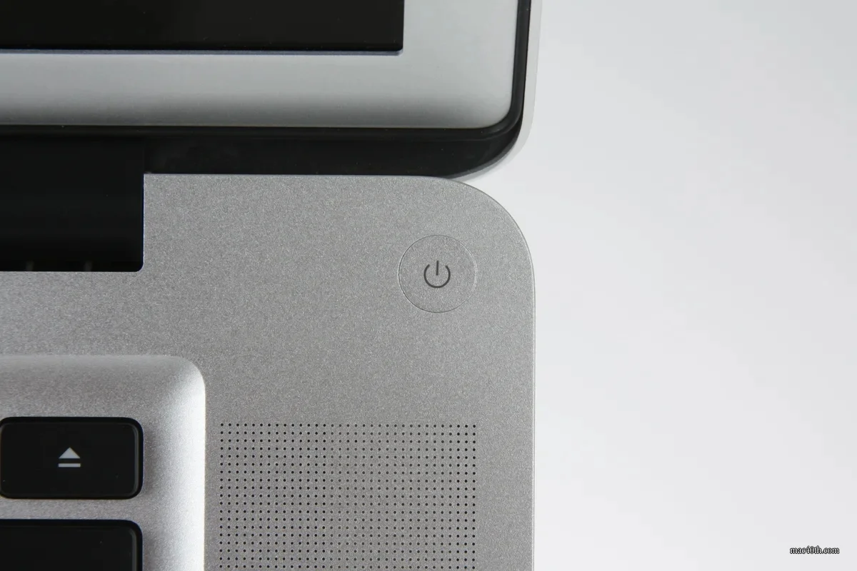 mac40th.com - MacBook Pro 15-inch (2011)