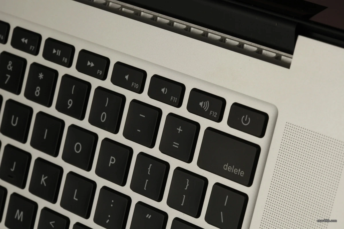 mac40th.com - MacBook Pro 15-inch (2011)