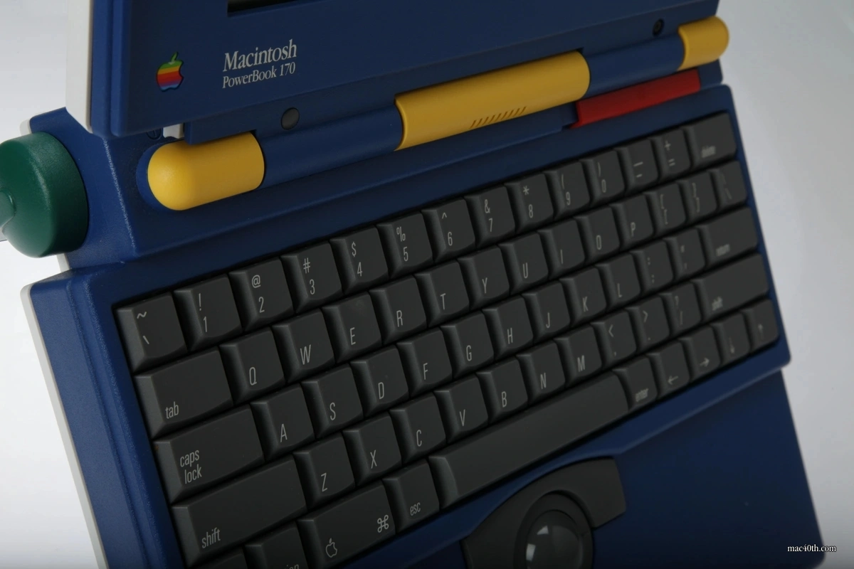 mac40th.com - Macintosh JLPGA PowerBook 170 (1992)