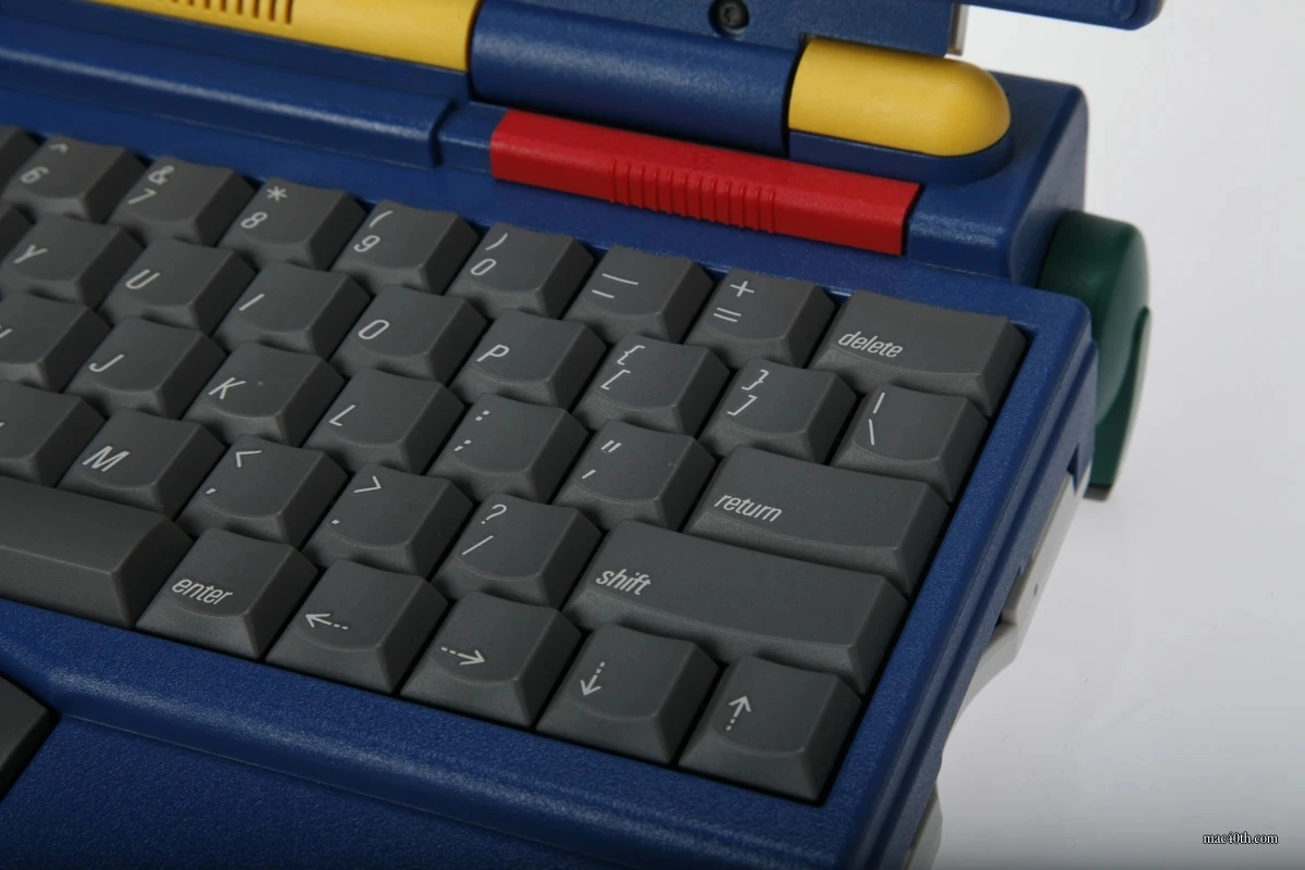 mac40th.com - Macintosh JLPGA PowerBook 170 (1992)