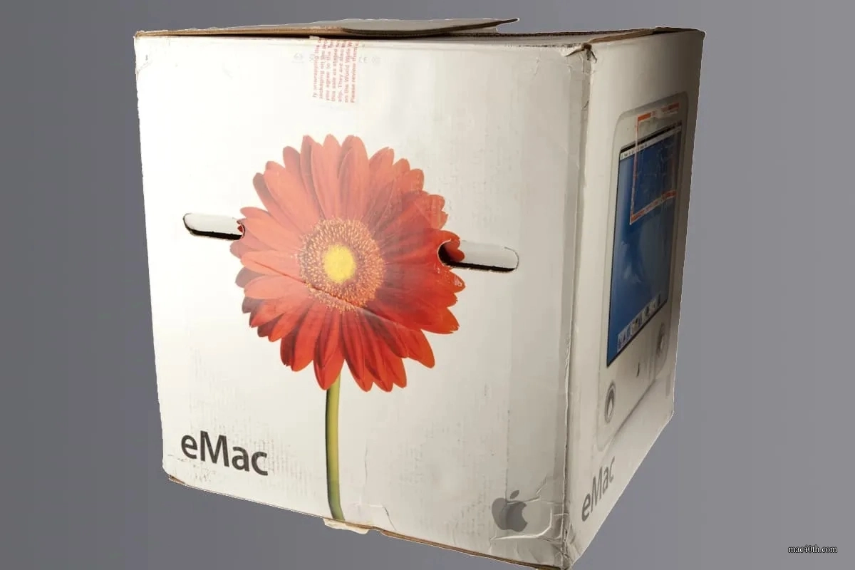 mac40th.com - eMac (2002)