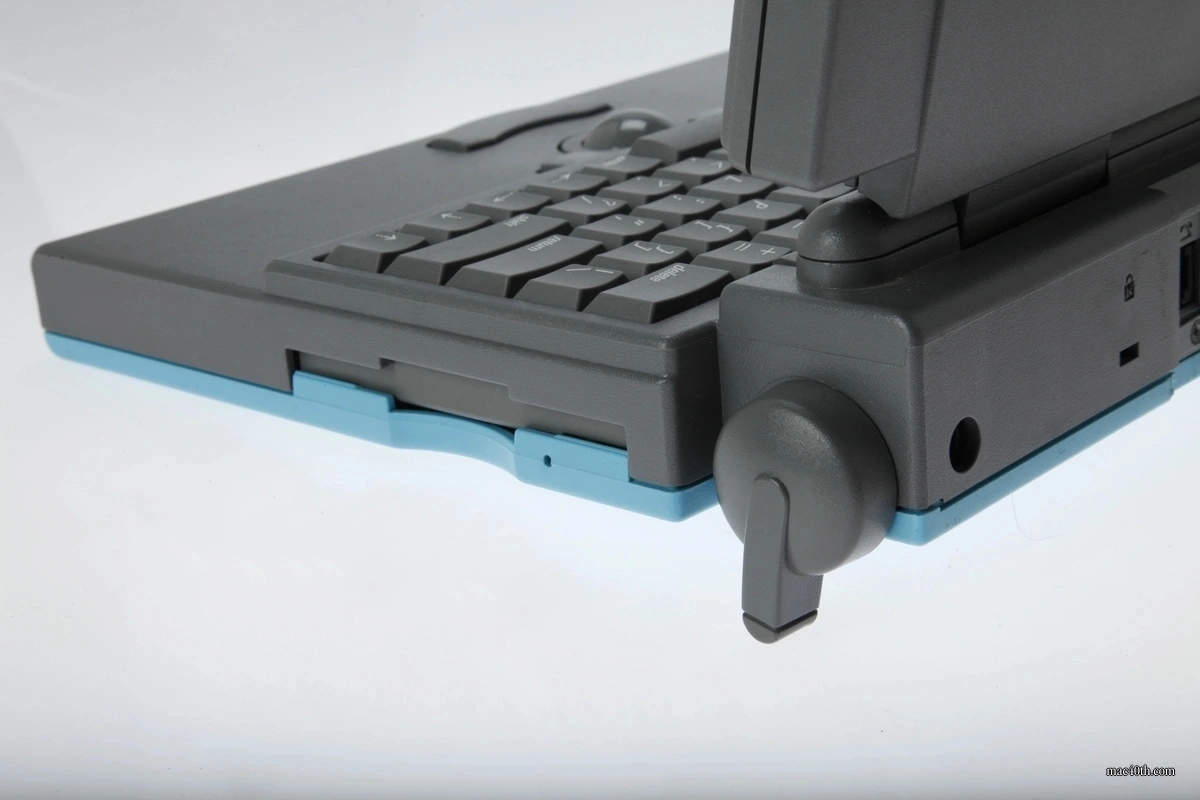 mac40th.com - Macintosh PowerBook 180 Prototype (1992)