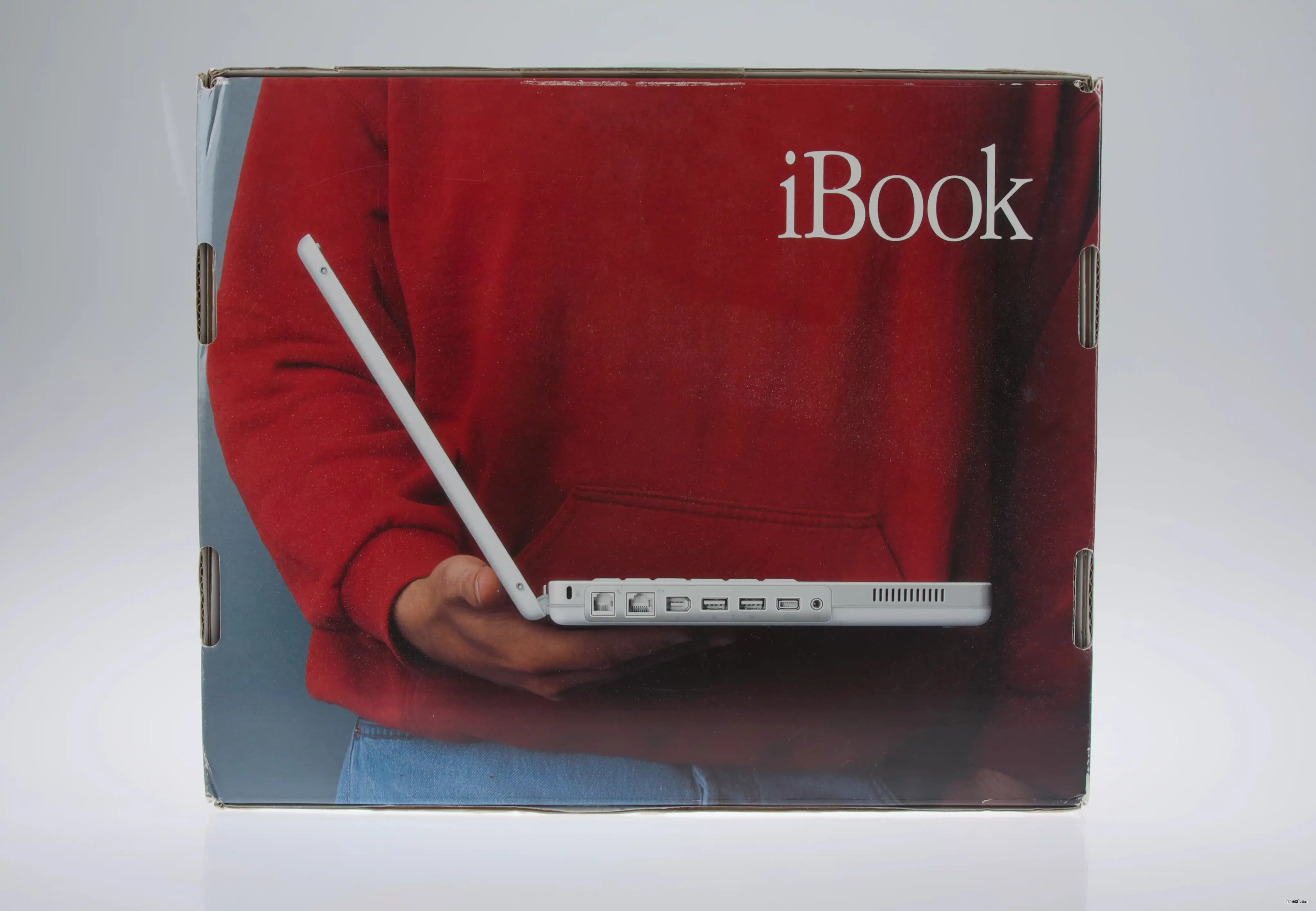 mac40th.com - iBook (2001)
