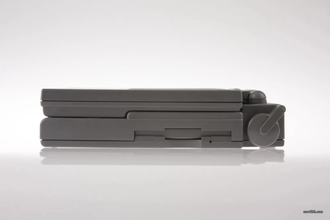 mac40th.com - Macintosh PowerBook 145 (1992)