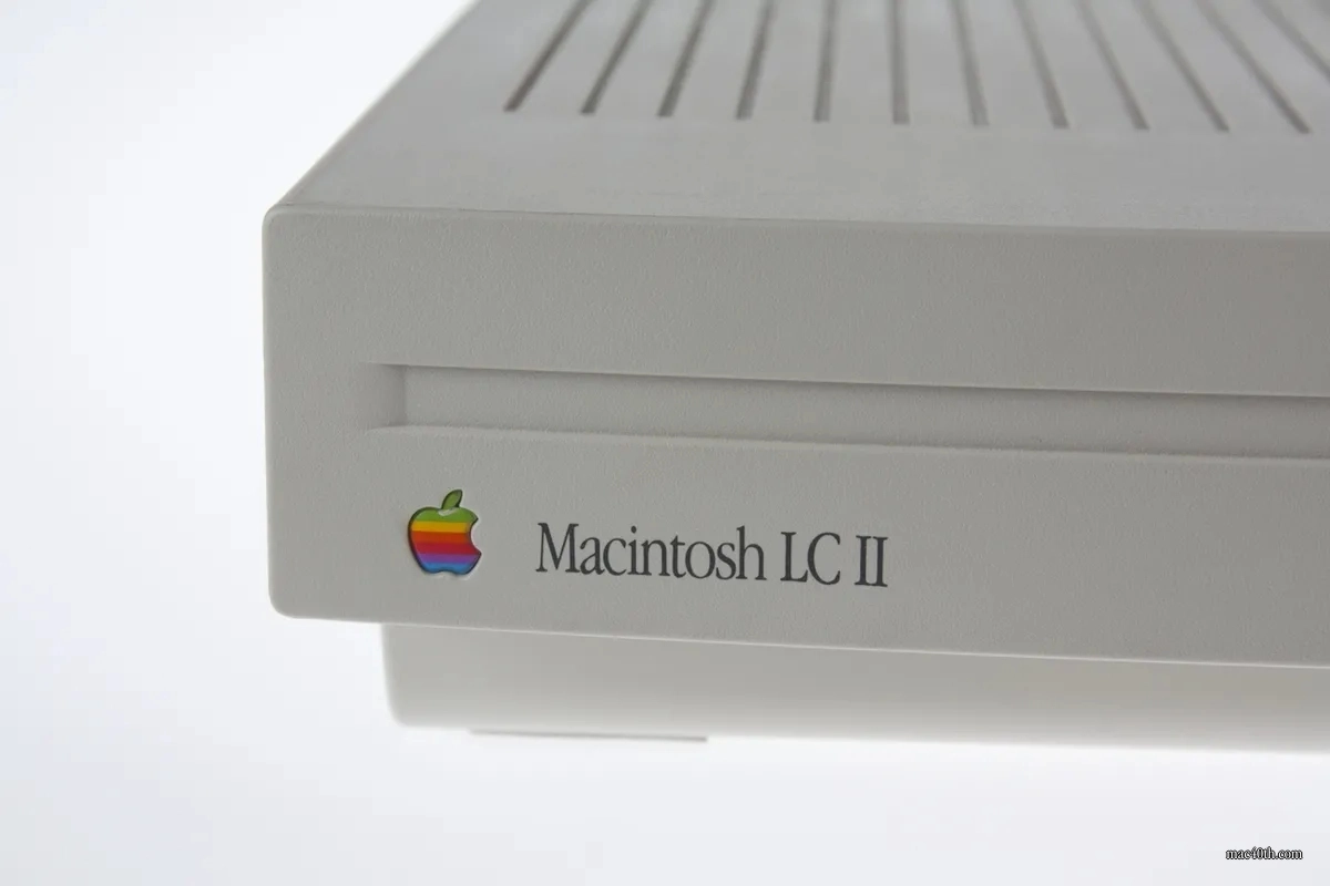 mac40th.com - Macintosh LC II (1992)