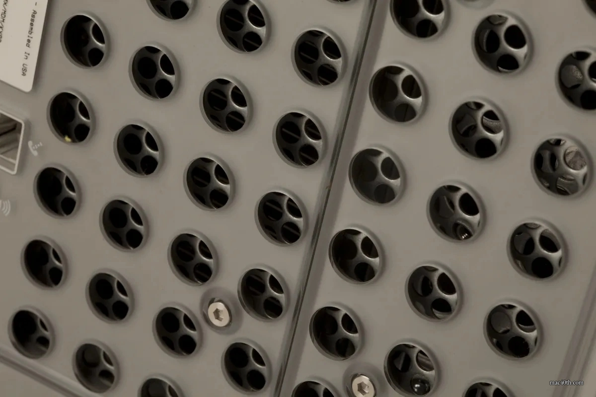 mac40th.com - PowerMac G4 (2001)