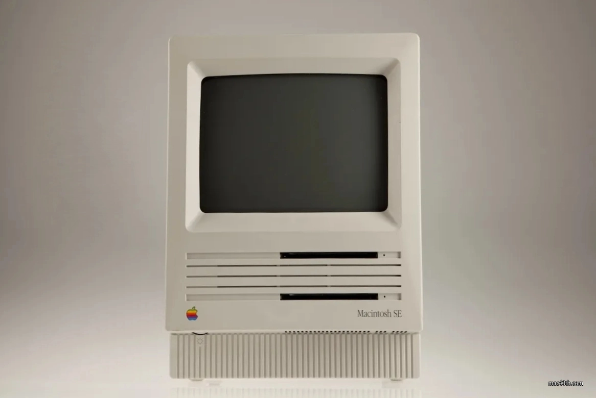 mac40th.com - Macintosh SE Dual Floppy (1989)