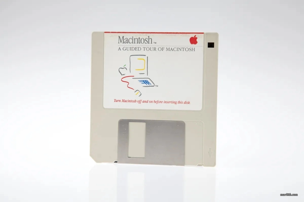 mac40th.com - Macintosh 512K (1984)