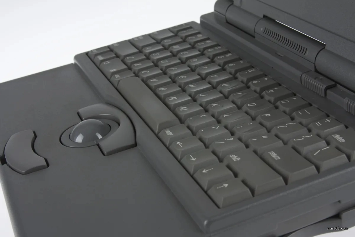 mac40th.com - Macintosh PowerBook 160 (1992)