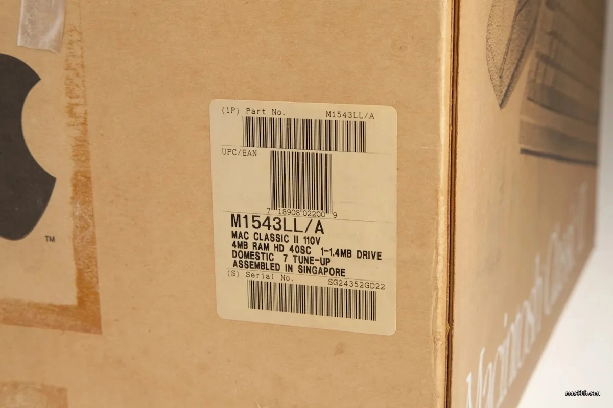 mac40th.com - Macintosh Classic II (1991)