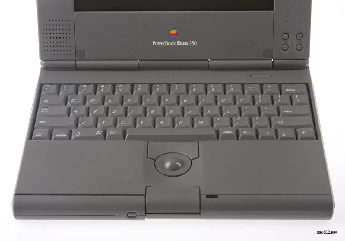 mac40th.com - Macintosh PowerBook Duo 250 (1995)