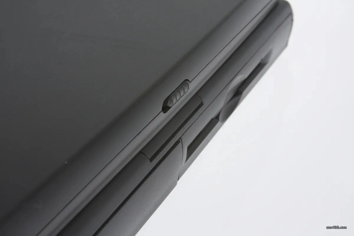 mac40th.com - Macintosh PowerBook 1400cs (1996)