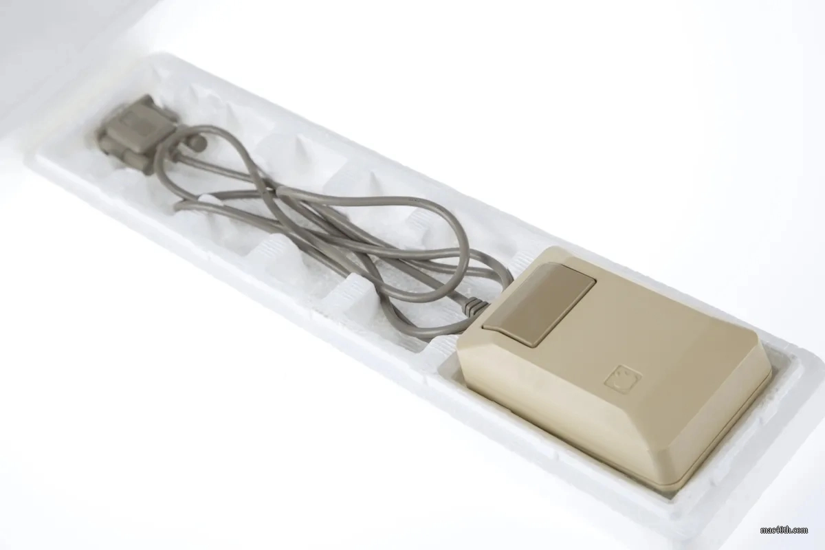 mac40th.com - Macintosh 512K (1984)