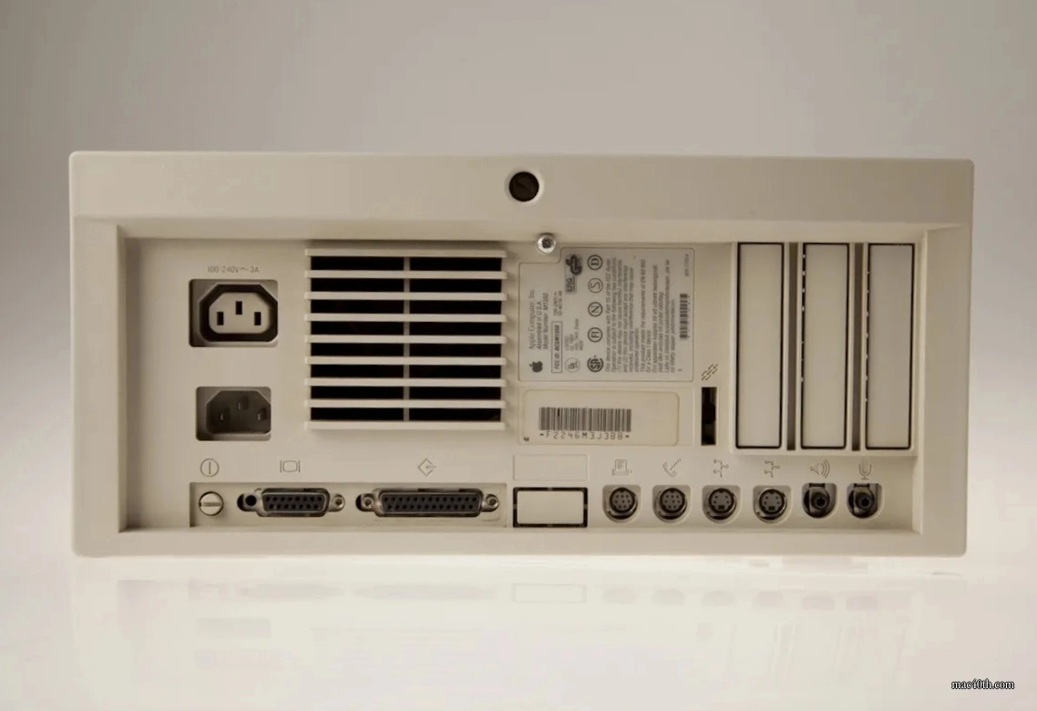 mac40th.com - Macintosh Performa 600 (1992)