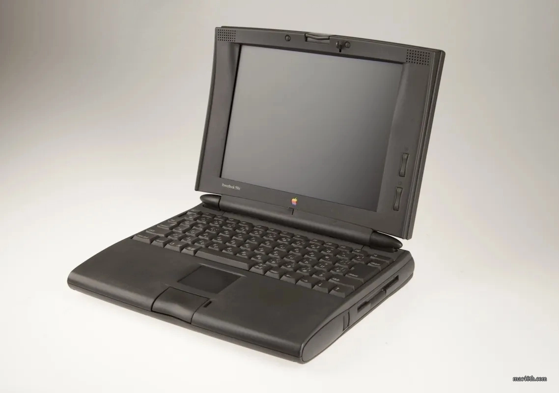 mac40th.com - PowerBook 550c (1995)