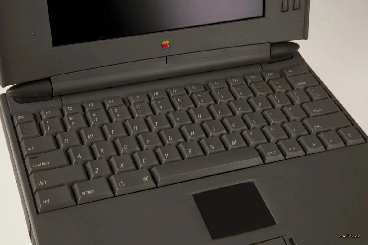 mac40th.com - Macintosh PowerBook 520 (1994)