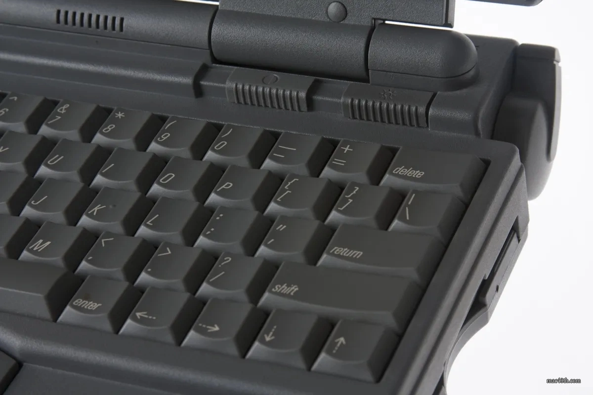 mac40th.com - Macintosh PowerBook 140 (1991)