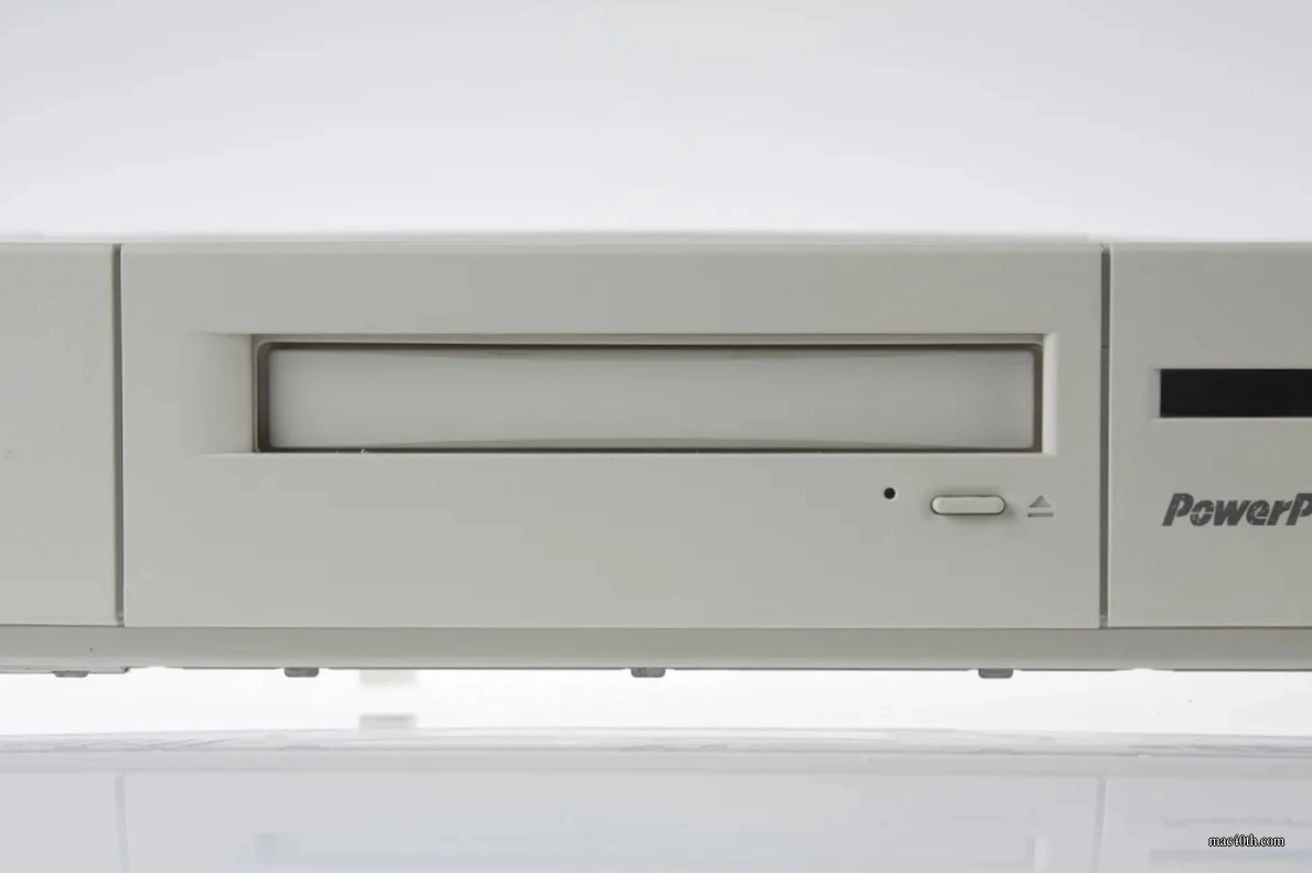 mac40th.com - Power Macintosh 6100 (1994)