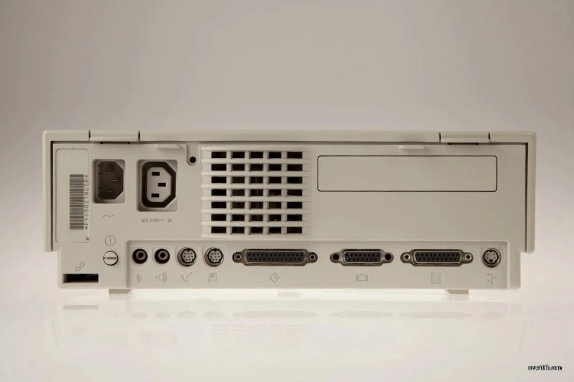 mac40th.com - Macintosh IIsi (1990)