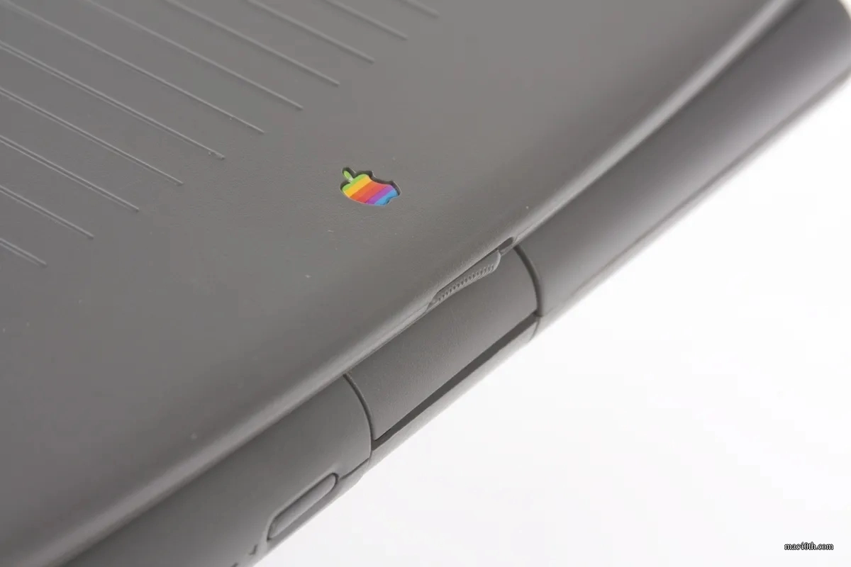 mac40th.com - Macintosh PowerBook Duo 230 (1992)