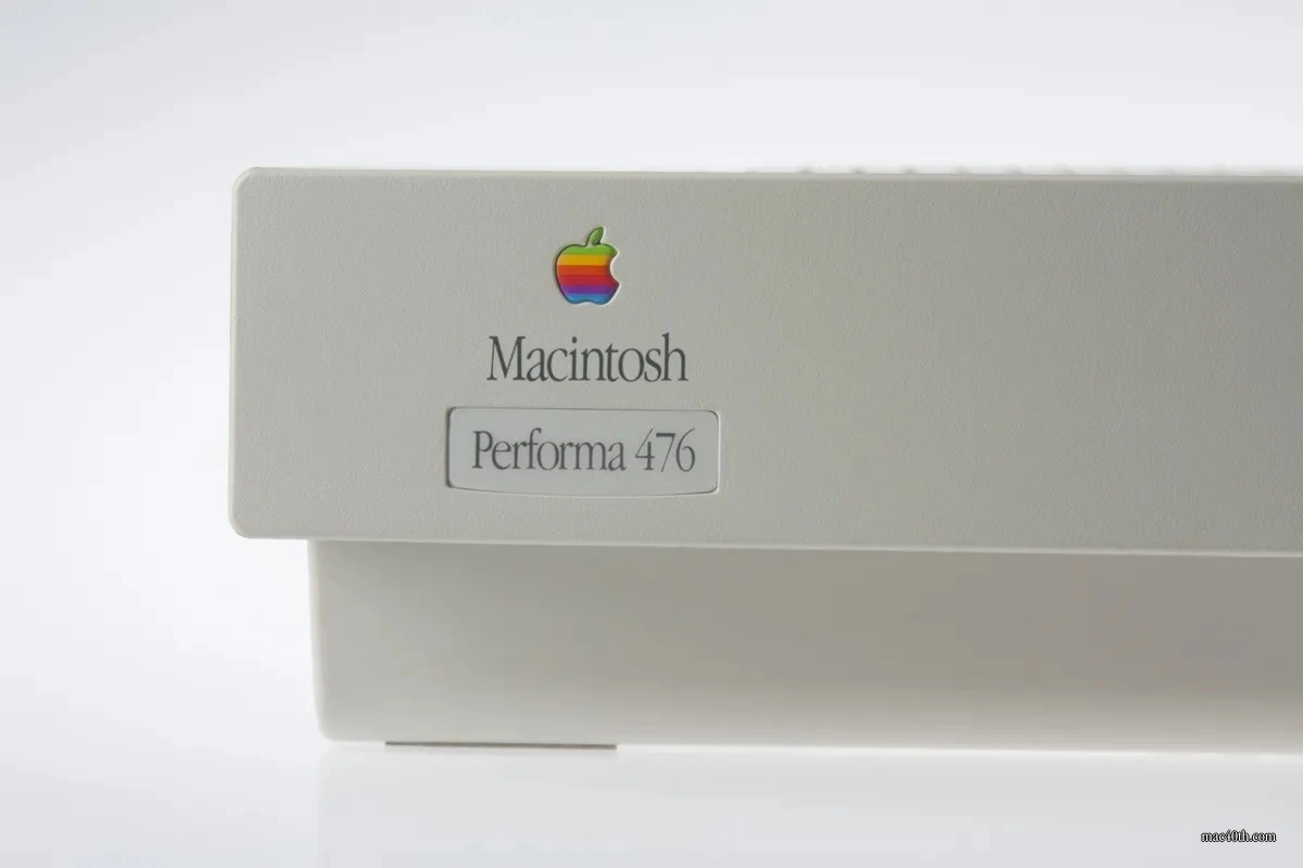 mac40th.com - Macintosh Performa 476 (1993)