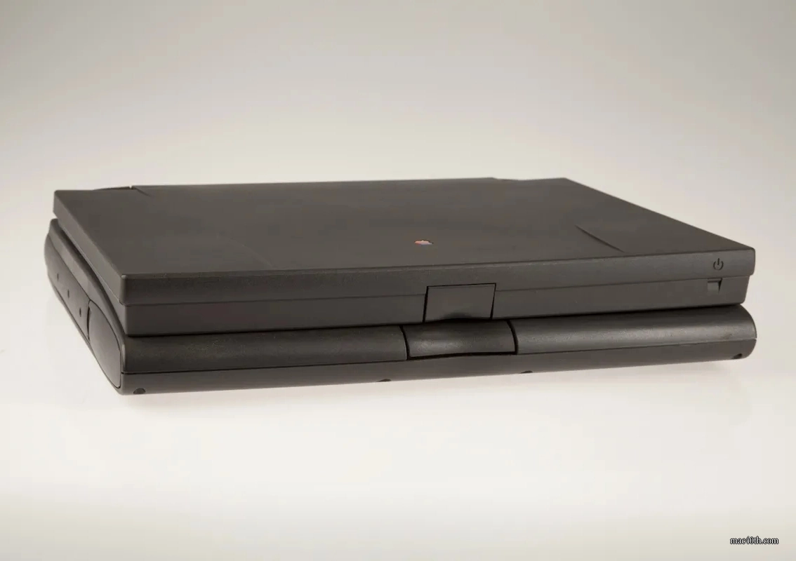 mac40th.com - PowerBook 550c (1995)