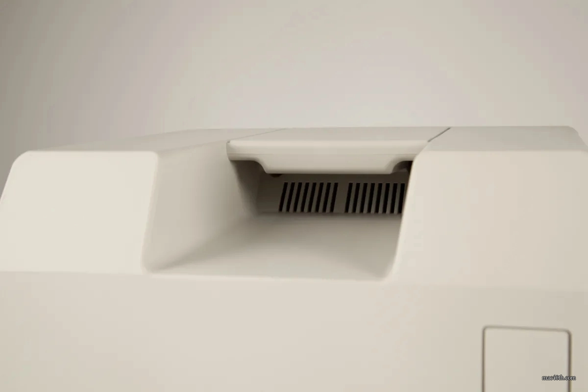 mac40th.com - Macintosh Classic II (1991)