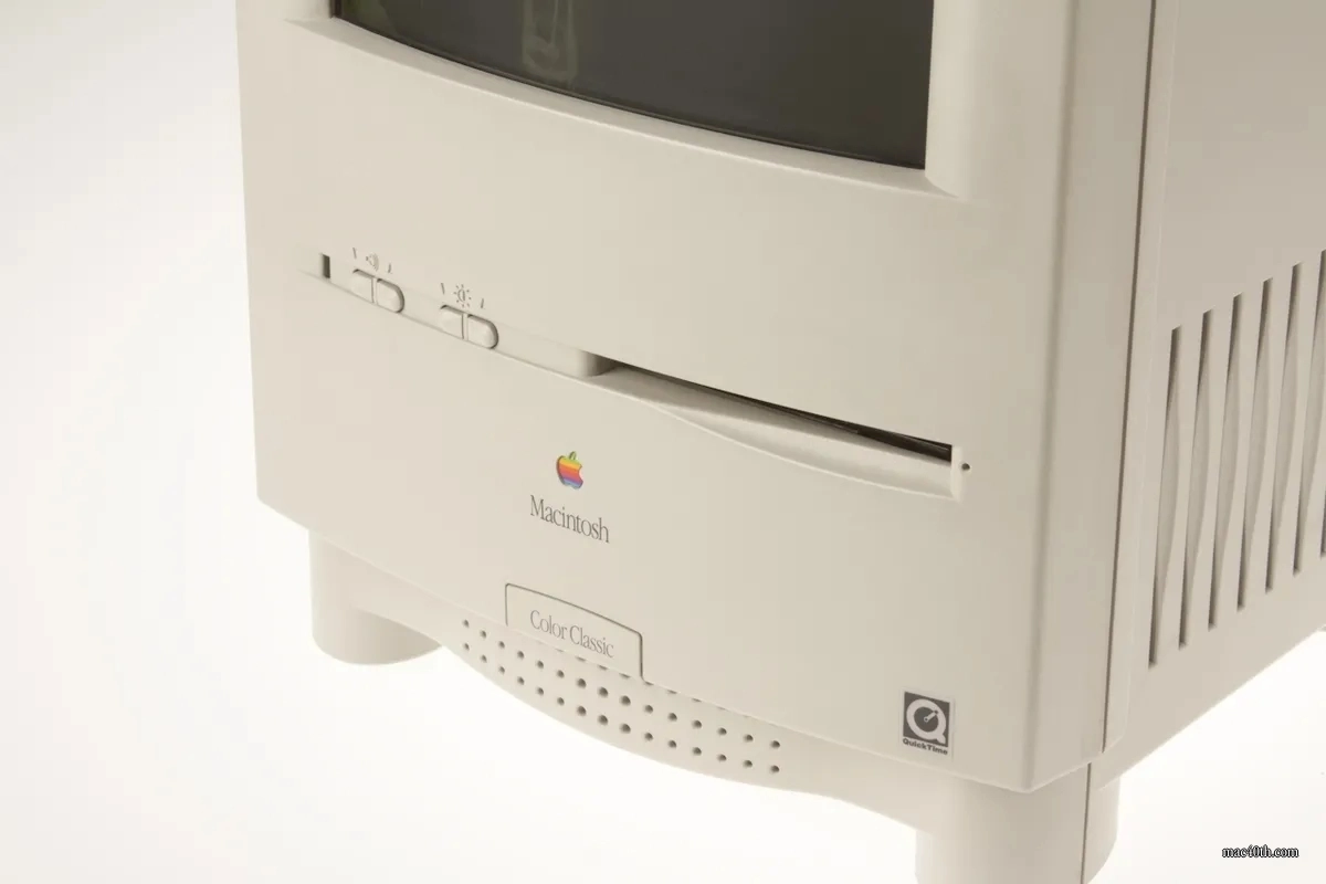 mac40th.com - Macintosh Color Classic (1993)