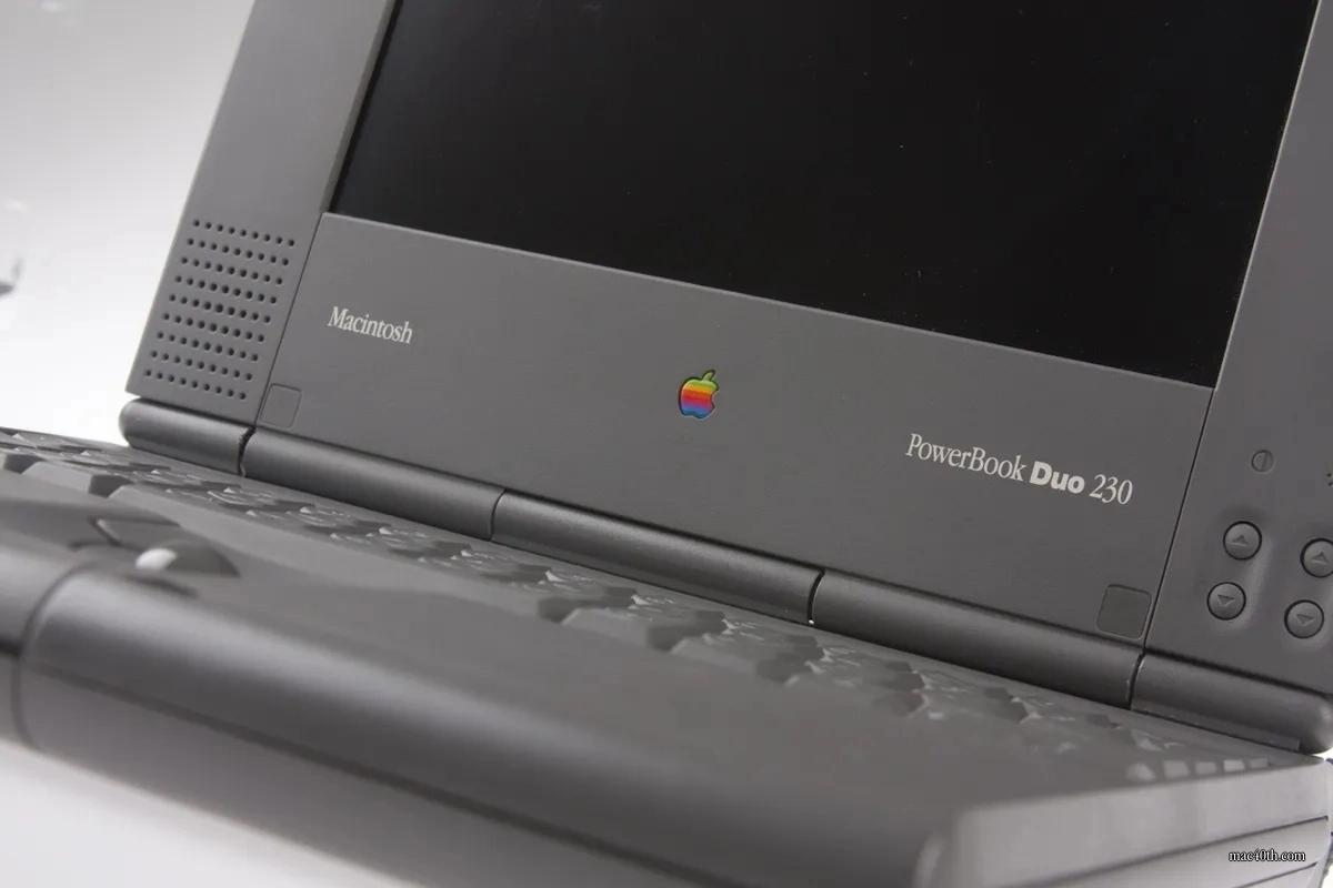 mac40th.com - Macintosh PowerBook Duo 230 (1992)