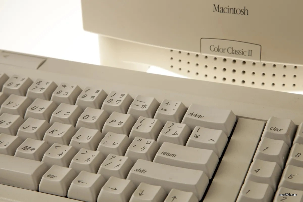 mac40th.com - Macintosh Color Classic II (1993)