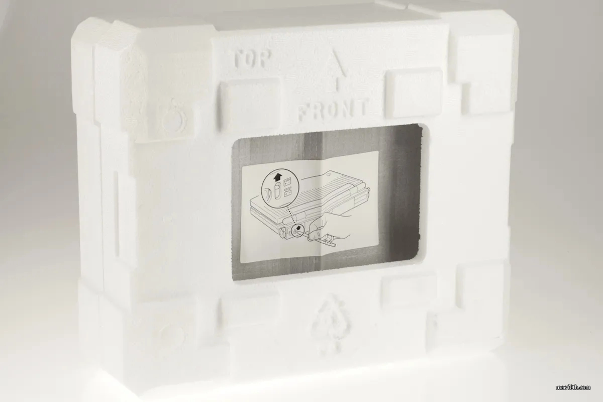 mac40th.com - Macintosh Powerbook 100 (1991)