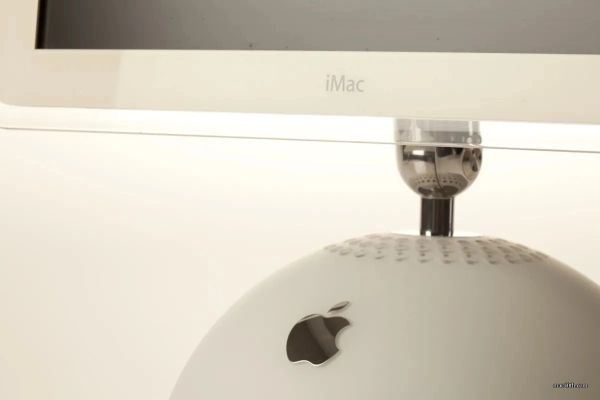 mac40th.com - iMac G4 (2002)