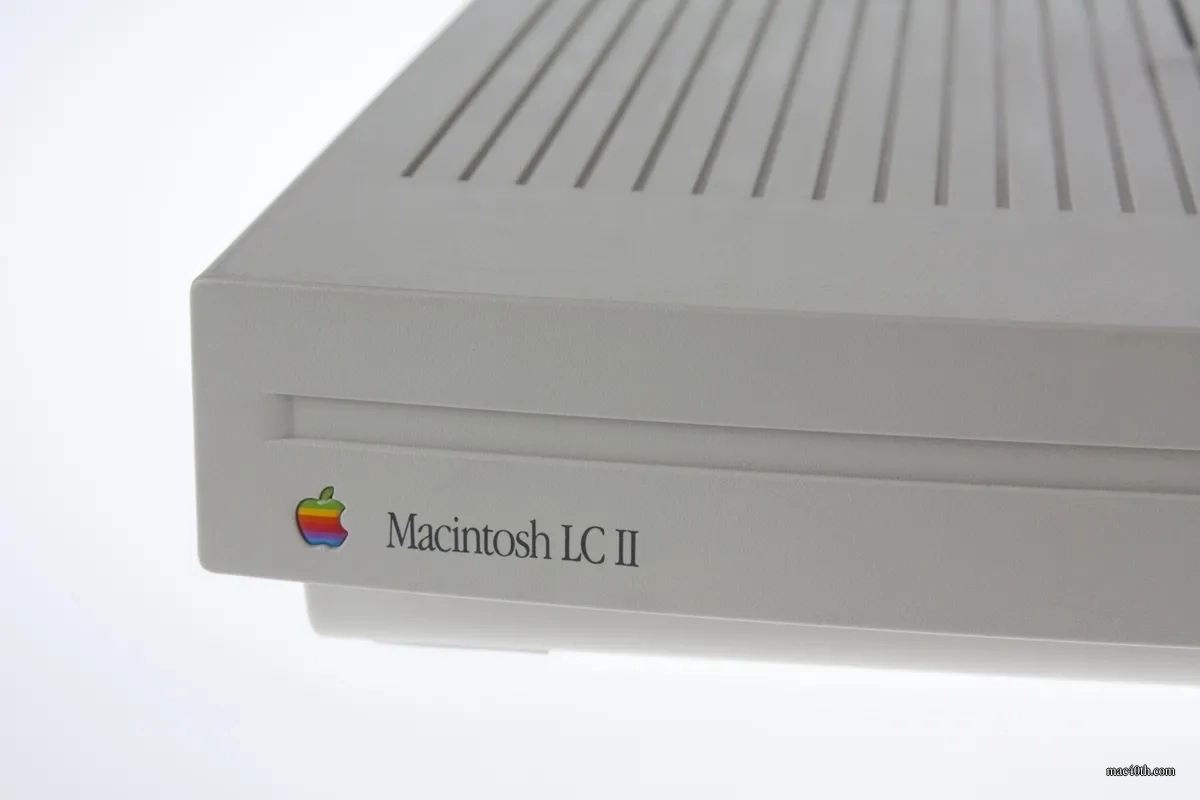 mac40th.com - Macintosh LC II (1992)