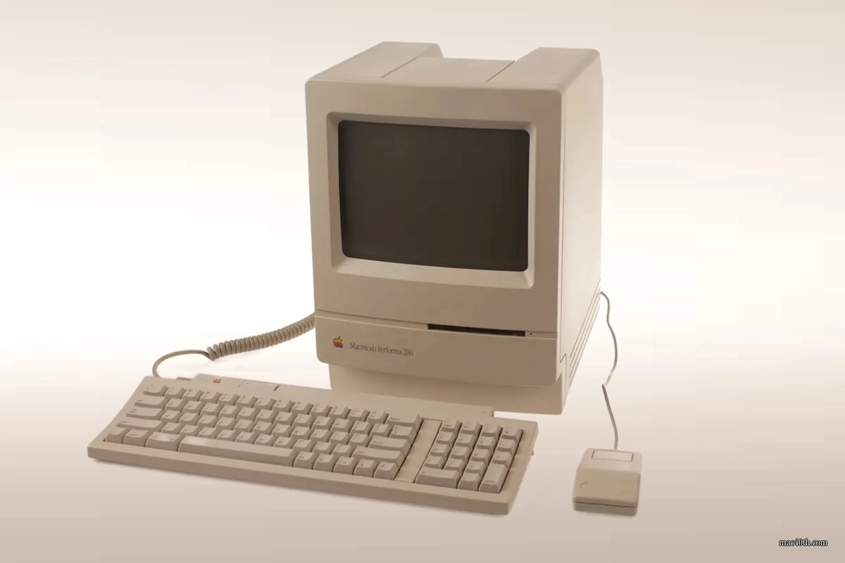 mac40th.com - Macintosh Performa 200 (1992)