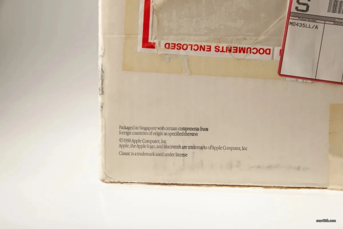 mac40th.com - Macintosh Classic (1990)