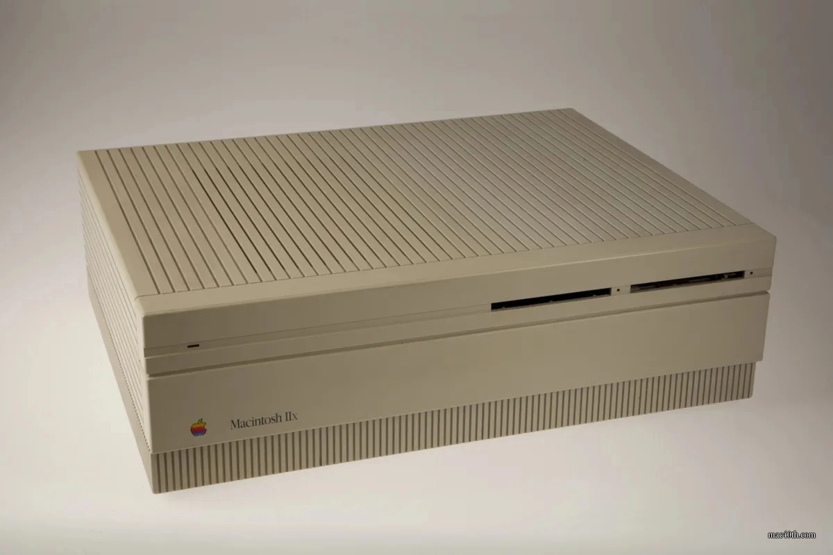 mac40th.com - Macintosh IIx (1998)