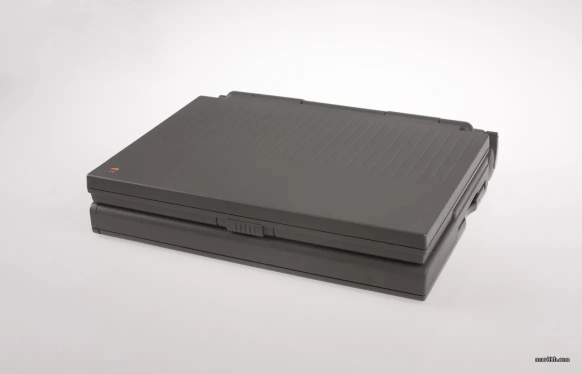 mac40th.com - Macintosh PowerBook 145 (1992)