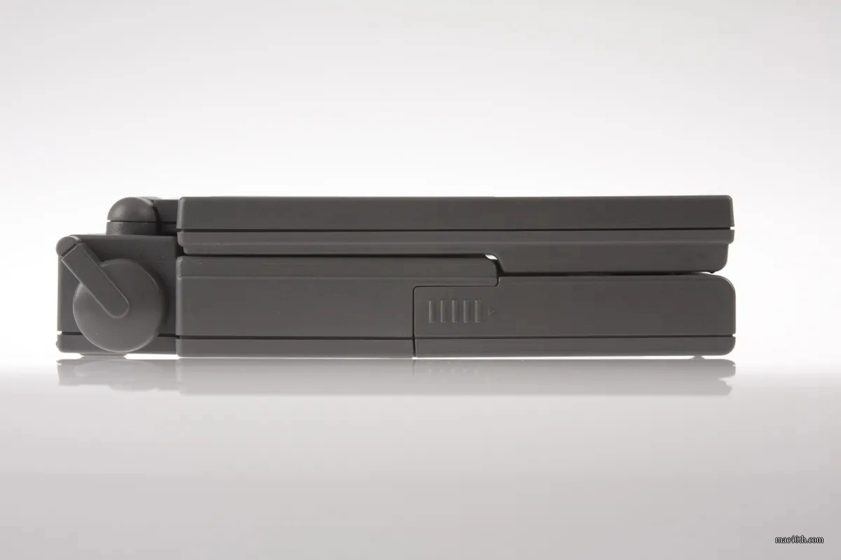 mac40th.com - Macintosh PowerBook 145 (1992)