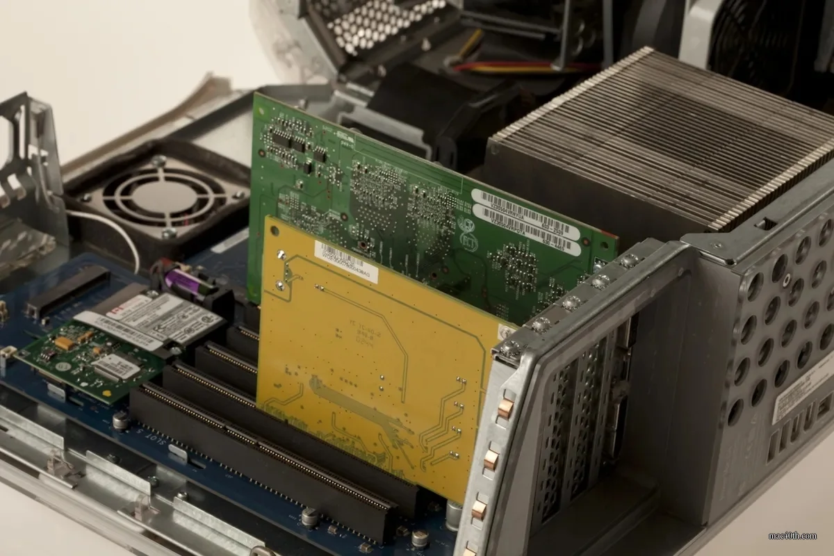 mac40th.com - PowerMac G4 (2001)