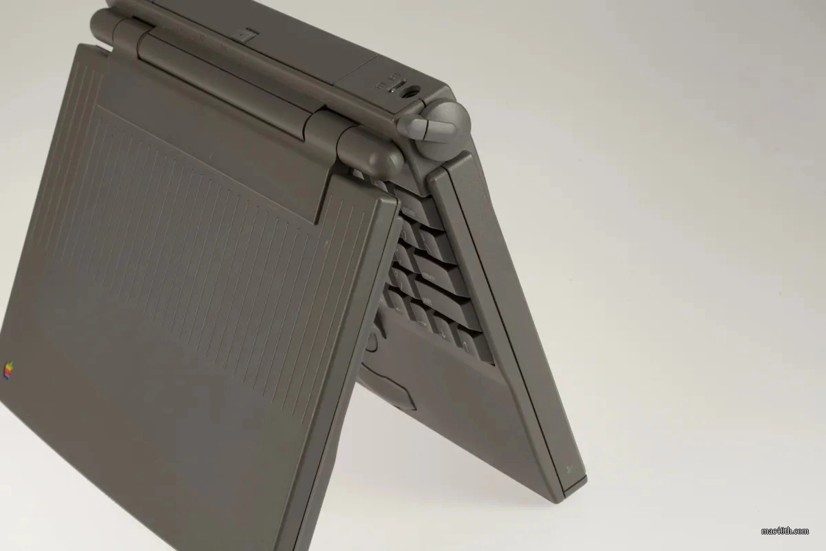 mac40th.com - Macintosh Powerbook 100 (1991)