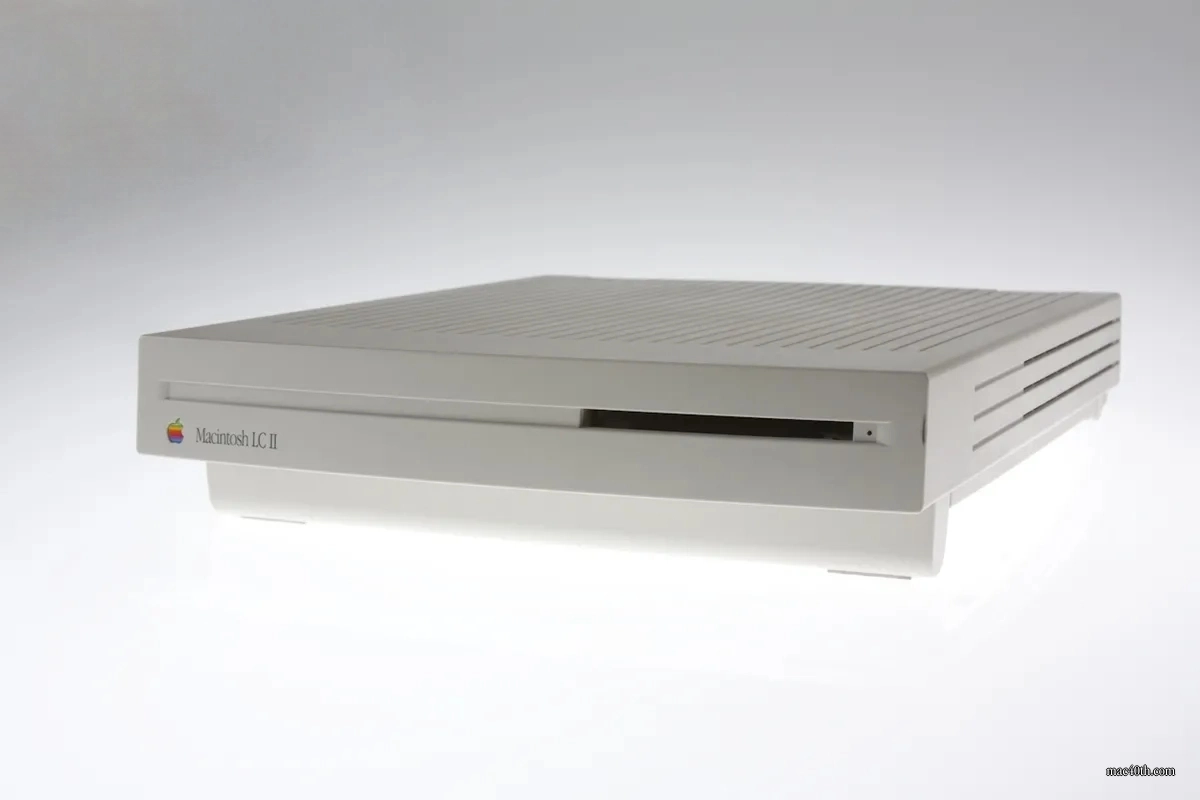 mac40th.com - Macintosh LC II(1992)